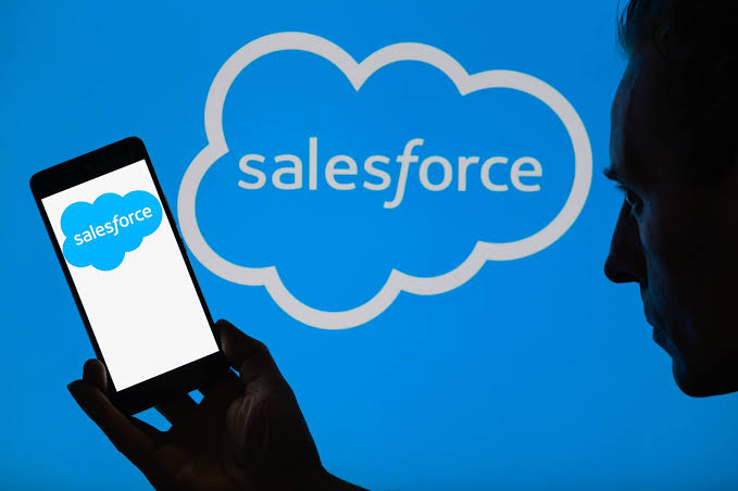 Salesforce CRM cloud platform and mobile customer relationship management